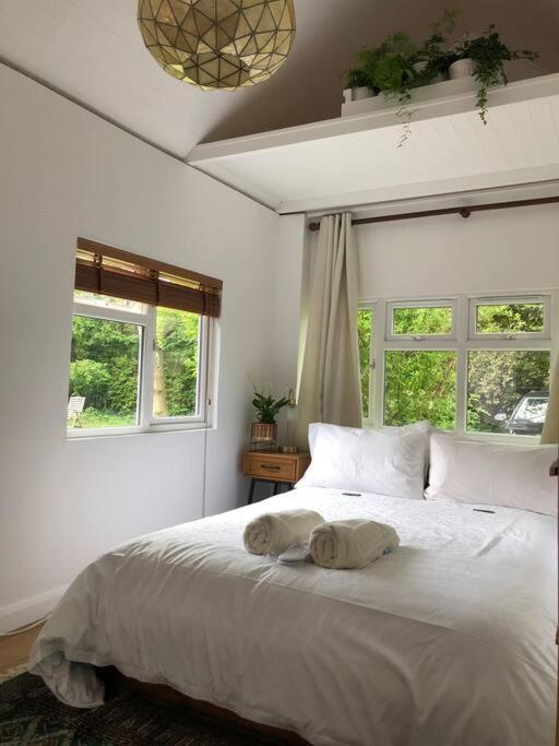 River Cabin Retreat Shepperton Exterior foto